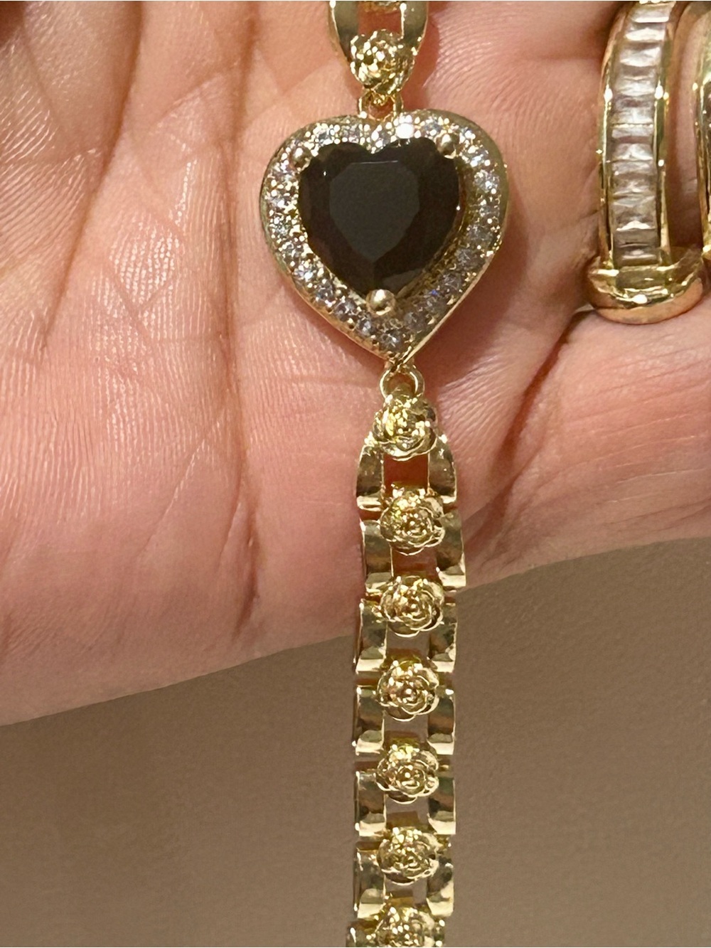 14k Gold plated Heart Pendant Bracelet with Black Stone